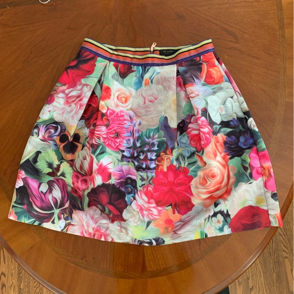 NWT Ted Baker skirt with rich garden motif — never worn. - Picture 4 of 4